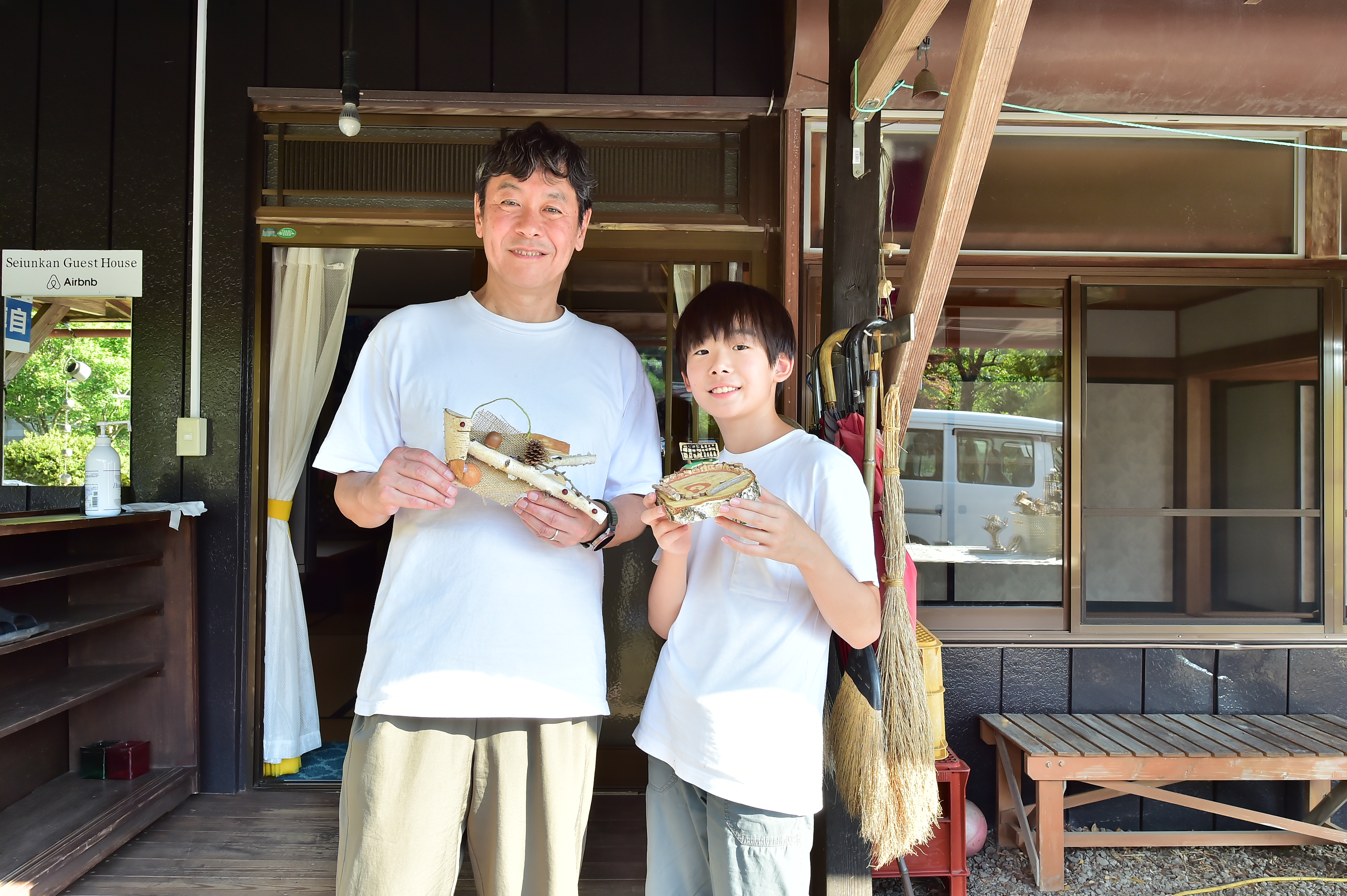 玄関を彩るウェルカムボードのクラフト作品